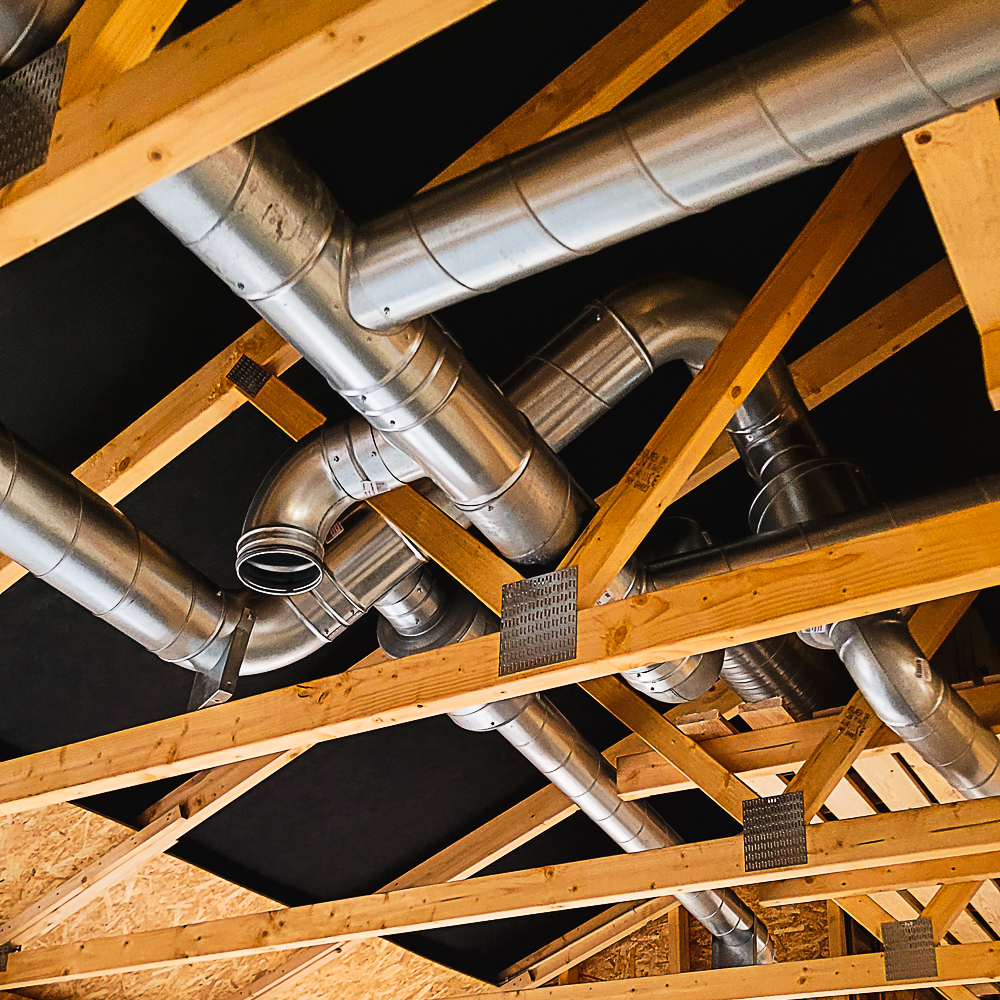 Rørføring mellom sperrene